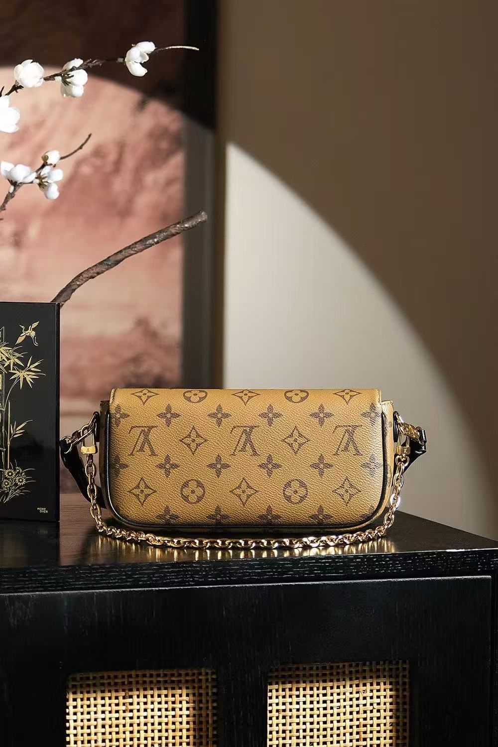 Louis Vuitton Wallet On Chain Ivy M26587