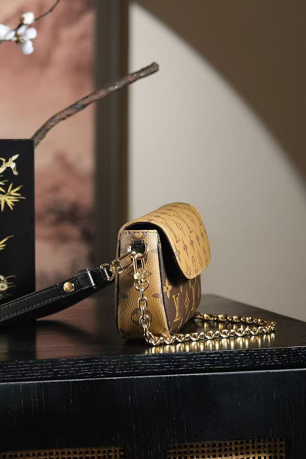 Louis Vuitton Wallet On Chain Ivy M26587