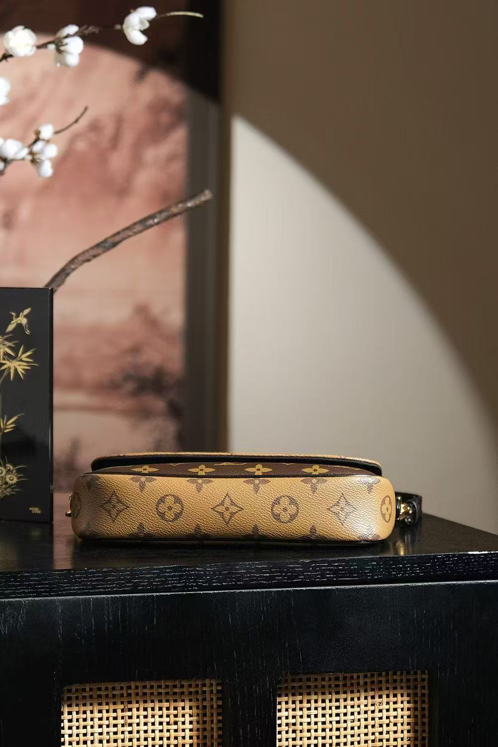 Louis Vuitton Wallet On Chain Ivy M26587