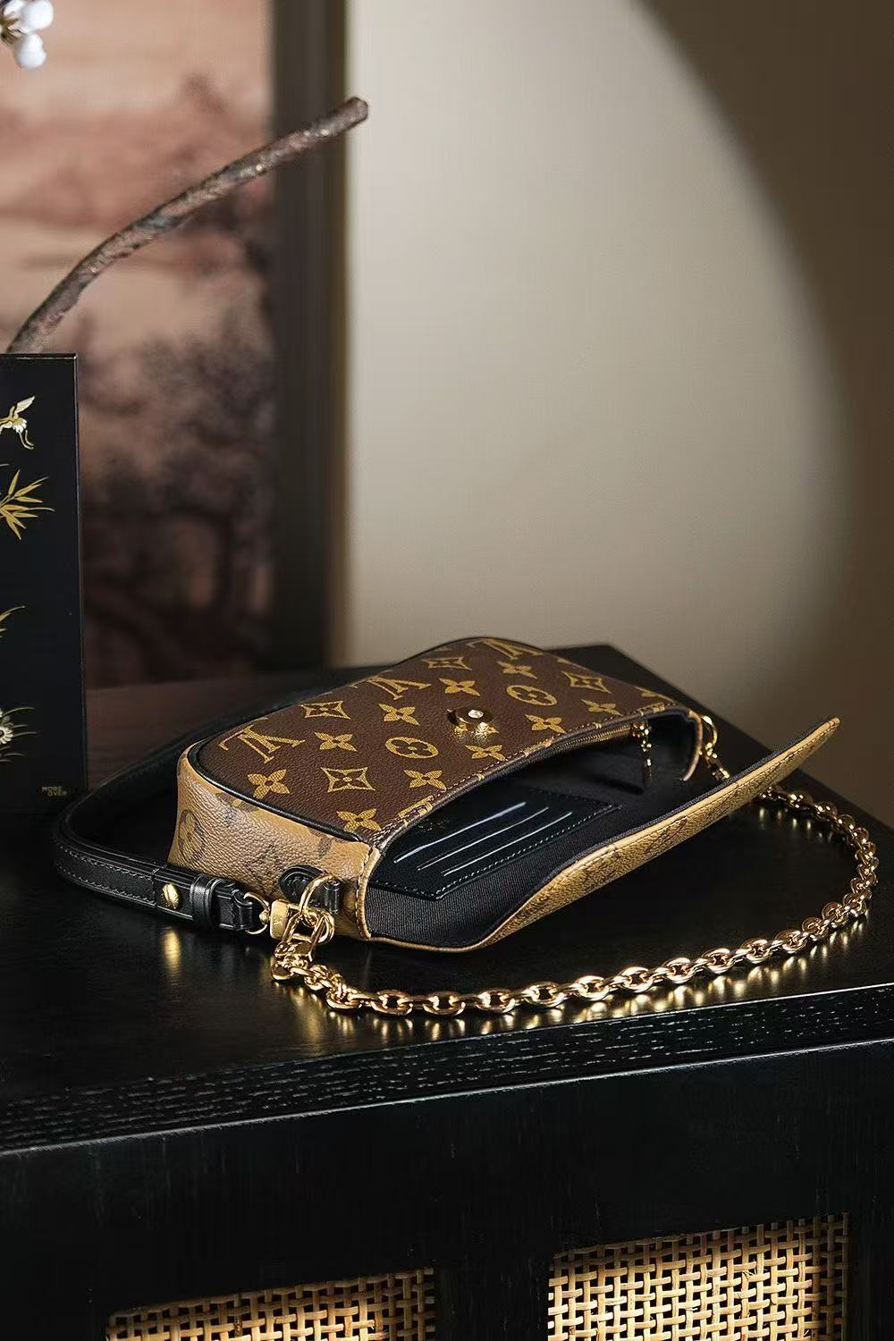 Louis Vuitton Wallet On Chain Ivy M26587