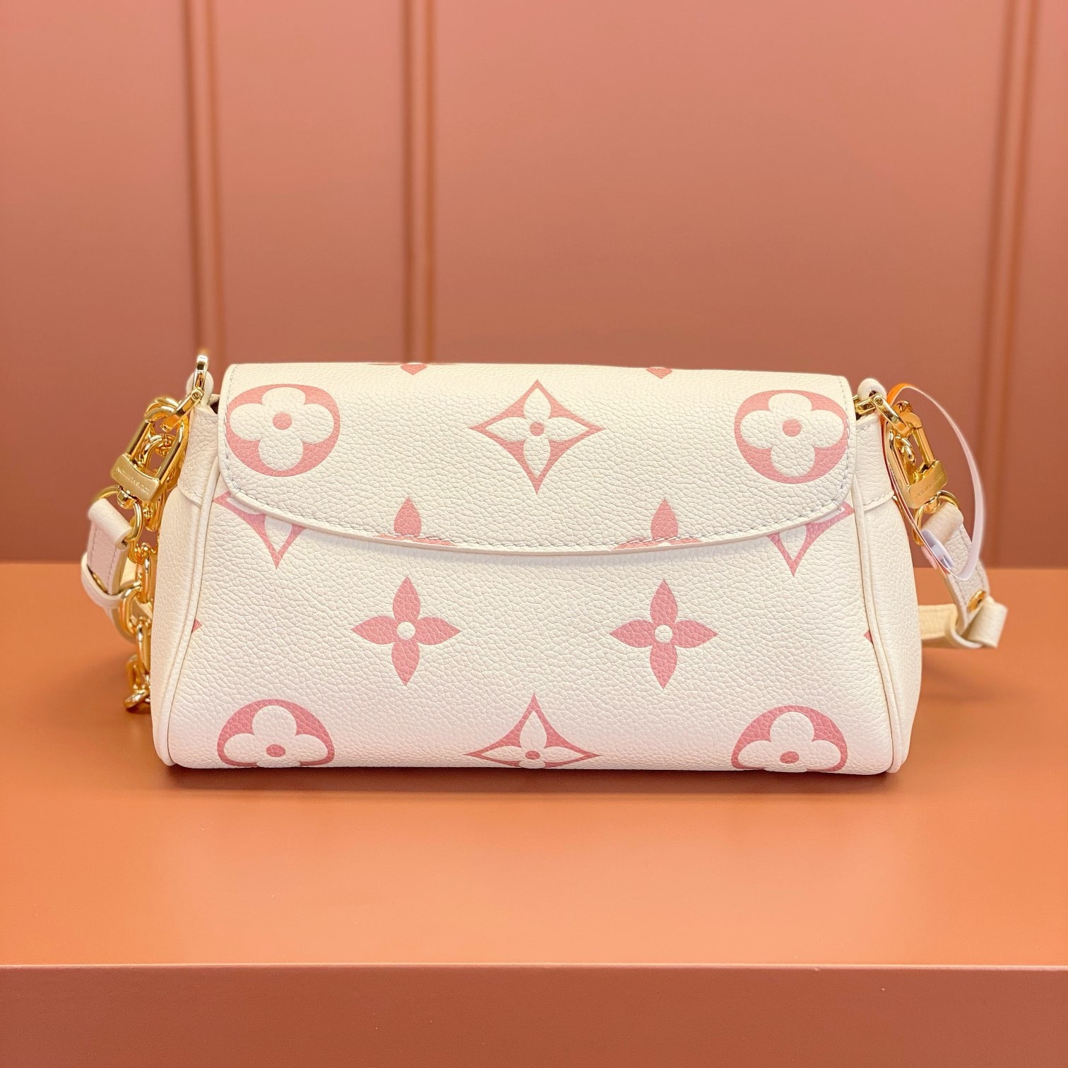 Louis Vuitton Favorite M46393