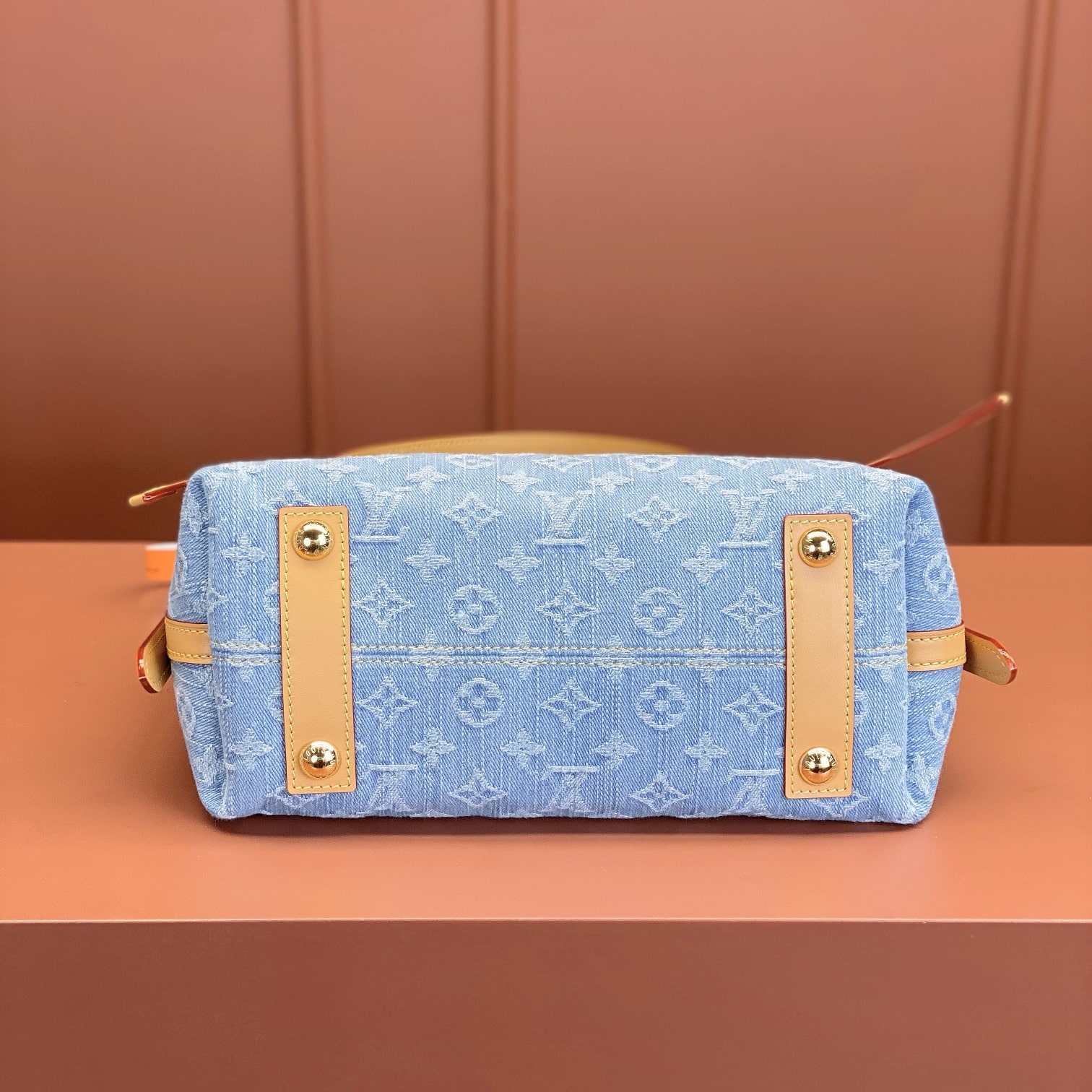 PO Louis Vuitton Carryall M11462